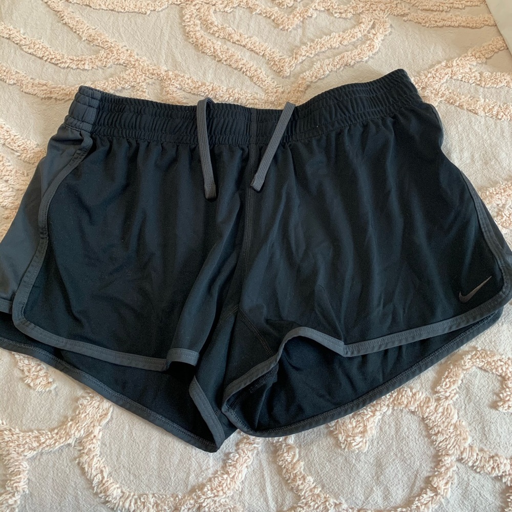 Nike shorts size large black gray